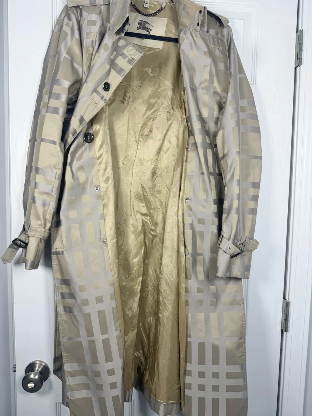 Burberry US 10 • Gray Tan Nova Check Plaid Hawkesbury Trench Coat Long.